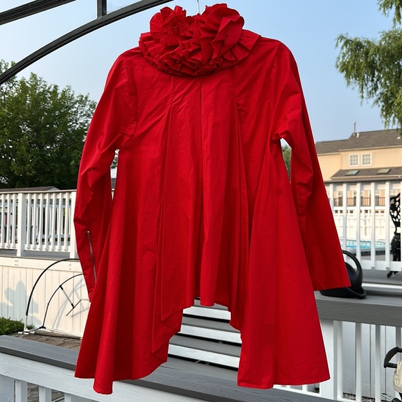 CHIC AND STUNNING!!! THIS GORGEOUS RED FT INC. BLOUSE……. SIZE M - Picture 3 of 6